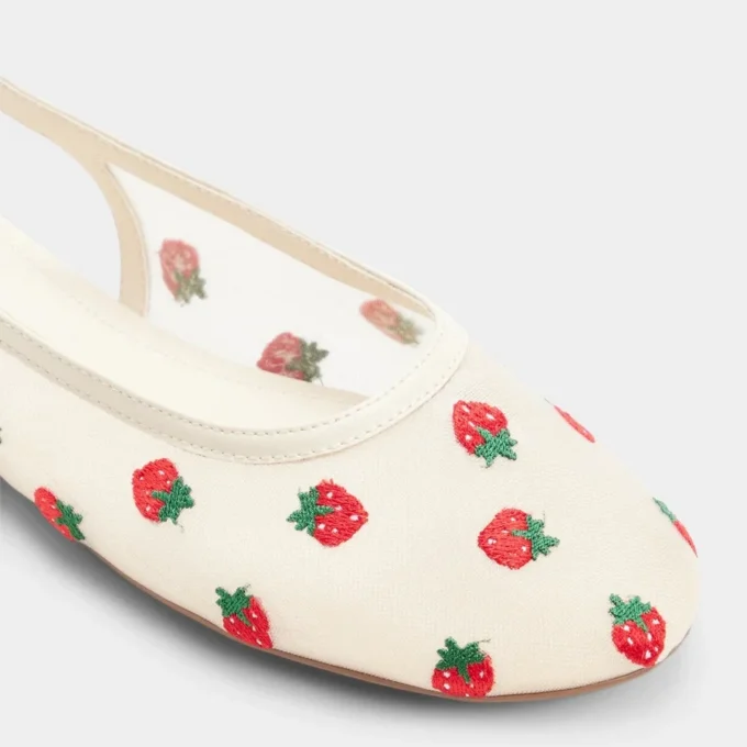 Ballerine con cinturino posteriore a goccia