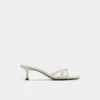 Madalyn Mule con tacco basso, Tacco basso