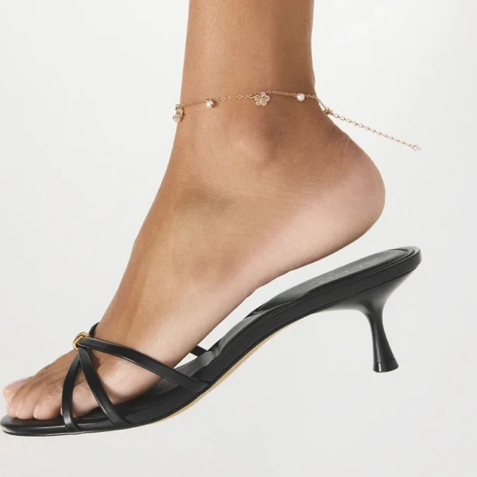Madalyn Mule con tacco basso, Tacco basso