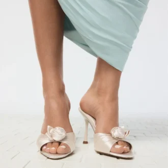 mule con tacco rosalina tacco a spillo 2 1 330x330 - Mule con tacco Rosalina, tacco a spillo