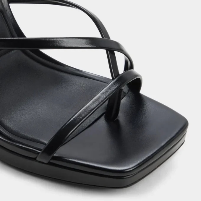 Sandalo con plateau e cinturini Cleadonn