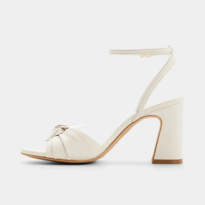 Sandalo con tacco largo e cinturini Angelknot