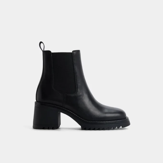 Stivaletto Chelsea Anneliese, suola con tacchetti Stivaletto Chelsea Anneliese, suola con tacchetti